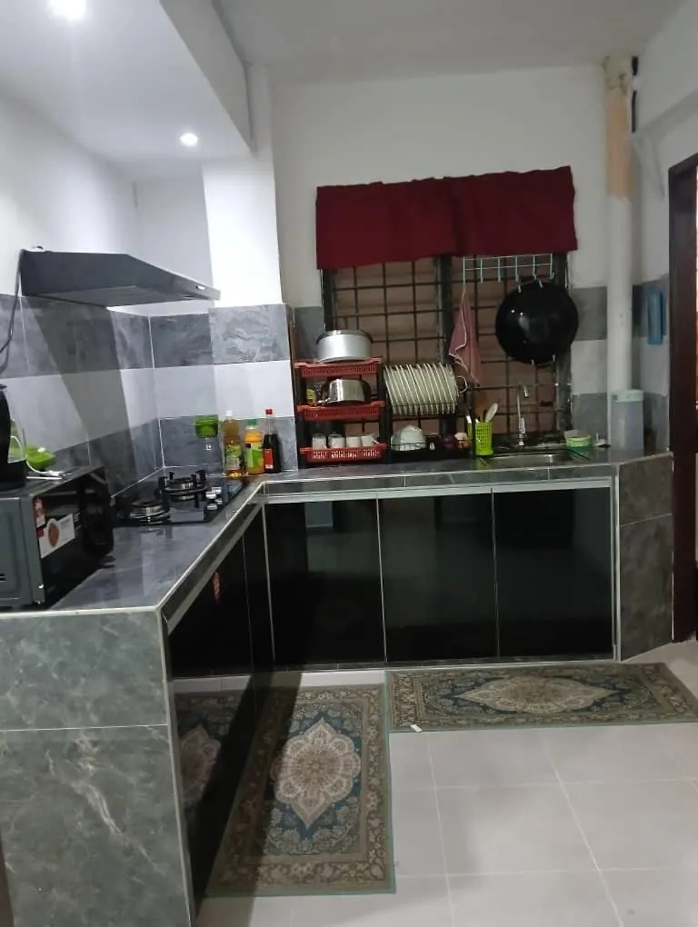 Yaakub Homestay Pangsapuri Sutera Jaya Perai 0*,